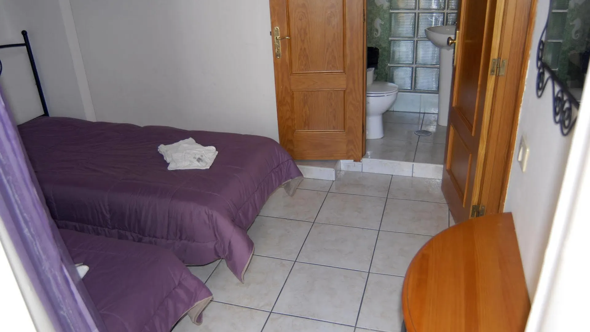Pension Casa Blanca Los Cristianos  2*, Los Cristianos (Tenerife) İspanya